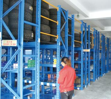 汽車(chē)4S店專用貨架